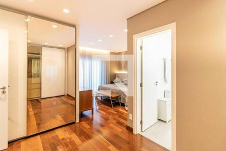 Apartamento à venda com 373m², 3 quartos e 6 vagas