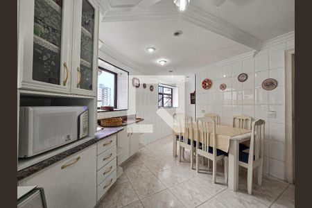 Apartamento para alugar com 200m², 3 quartos e 2 vagas Apartamento para alugar com 200m², 3 quartos e 2 vagasCozinha