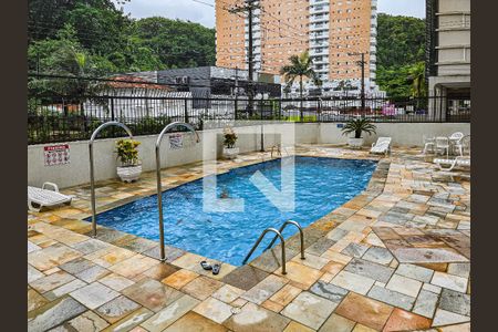 Apartamento para alugar com 200m², 3 quartos e 2 vagas Apartamento para alugar com 200m², 3 quartos e 2 vagasÁrea comum - Piscina