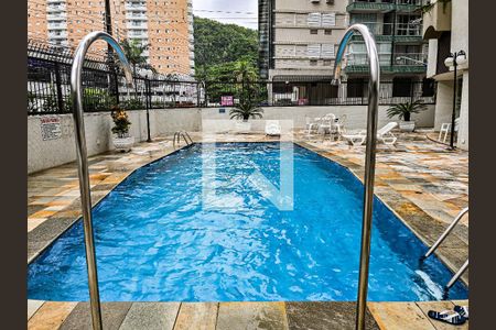 Apartamento para alugar com 200m², 3 quartos e 2 vagas Apartamento para alugar com 200m², 3 quartos e 2 vagasÁrea comum - Piscina