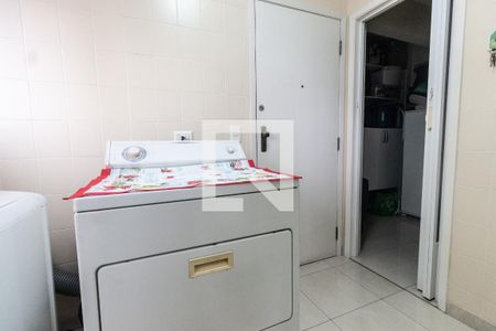 Apartamento à venda com 170m², 4 quartos e 3 vagas Apartamento à venda com 170m², 4 quartos e 3 vagasÁrea de serviço