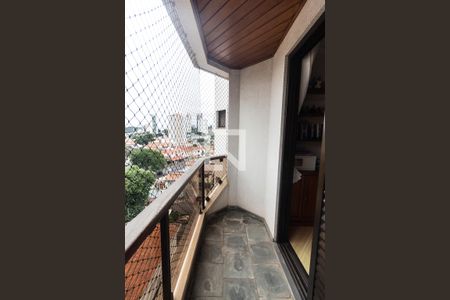 Apartamento à venda com 170m², 4 quartos e 3 vagas Apartamento à venda com 170m², 4 quartos e 3 vagasVaranda