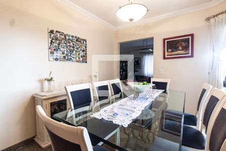 Apartamento à venda com 170m², 4 quartos e 3 vagas Apartamento à venda com 170m², 4 quartos e 3 vagasSala de jantar