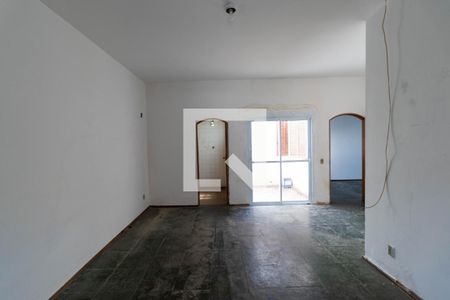 Casa à venda com 120m², 5 quartos e 3 vagas Casa à venda com 120m², 5 quartos e 3 vagasSuíte