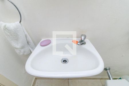 Casa à venda com 144m², 3 quartos e 2 vagas Casa à venda com 144m², 3 quartos e 2 vagasLavabo