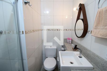 Casa de condomínio à venda com 120m², 2 quartos e 3 vagasBanheiro