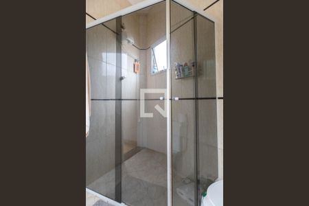 Casa à venda com 460m², 5 quartos e 6 vagas Casa à venda com 460m², 5 quartos e 6 vagasBanheiro Suíte 1