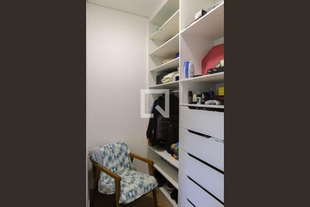 Casa à venda com 460m², 5 quartos e 6 vagas Casa à venda com 460m², 5 quartos e 6 vagasSuíte 4 - Closet