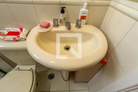 Apartamento à venda com 83m², 3 quartos e 2 vagas Apartamento à venda com 83m², 3 quartos e 2 vagasBanheiro da Suíte
