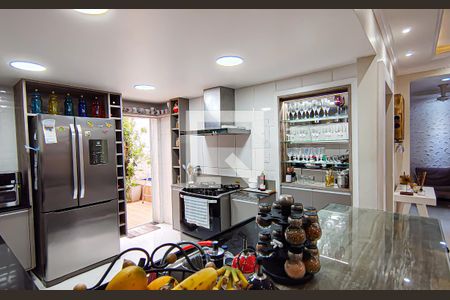 Casa à venda com 240m², 5 quartos e 3 vagas Casa à venda com 240m², 5 quartos e 3 vagascozinha