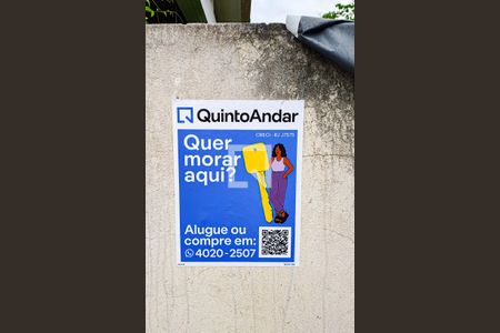 Casa à venda com 240m², 5 quartos e 3 vagas Casa à venda com 240m², 5 quartos e 3 vagasplaquinha