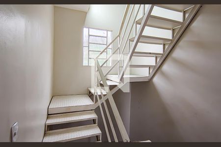 Casa à venda com 240m², 5 quartos e 3 vagas Casa à venda com 240m², 5 quartos e 3 vagasescada