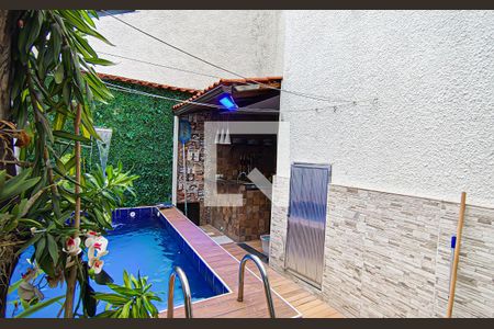 Casa à venda com 240m², 5 quartos e 3 vagas Casa à venda com 240m², 5 quartos e 3 vagaspiscina