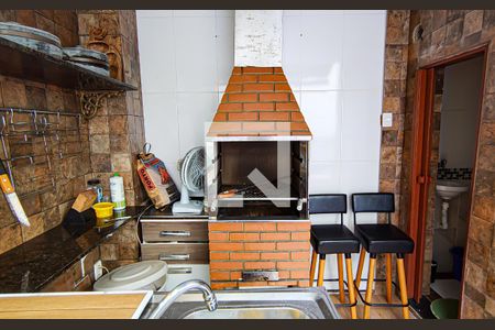 Casa à venda com 240m², 5 quartos e 3 vagas Casa à venda com 240m², 5 quartos e 3 vagaschurrasqueira