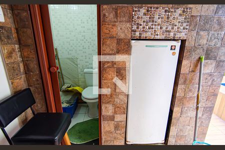 Casa à venda com 240m², 5 quartos e 3 vagas Casa à venda com 240m², 5 quartos e 3 vagaslavabo externo