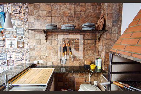 Casa à venda com 240m², 5 quartos e 3 vagas Casa à venda com 240m², 5 quartos e 3 vagaschurrasqueira