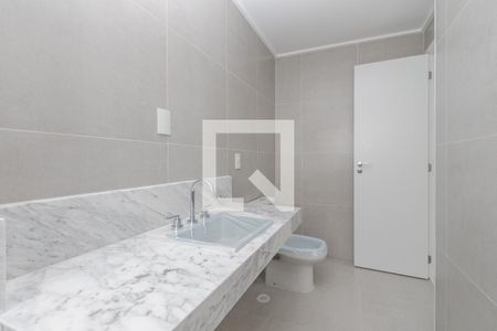Apartamento à venda com 227m², 3 quartos e 4 vagas Apartamento à venda com 227m², 3 quartos e 4 vagasBanheiro 2 da Suíte 1