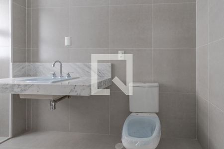 Apartamento à venda com 227m², 3 quartos e 4 vagas Apartamento à venda com 227m², 3 quartos e 4 vagasBanheiro 2 da Suíte 1