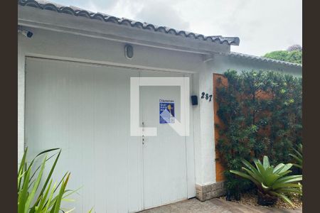 Casa de condomínio à venda com 360m², 4 quartos e 3 vagas Casa de condomínio à venda com 360m², 4 quartos e 3 vagasPlaca