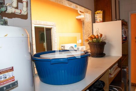 Casa de condomínio à venda com 360m², 4 quartos e 3 vagas Casa de condomínio à venda com 360m², 4 quartos e 3 vagasLavanderia