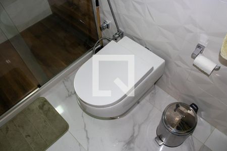 Casa de condomínio à venda com 360m², 4 quartos e 3 vagas Casa de condomínio à venda com 360m², 4 quartos e 3 vagasBanheiro suíte