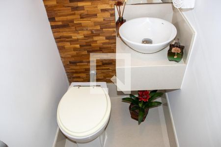 Casa de condomínio à venda com 360m², 4 quartos e 3 vagas Casa de condomínio à venda com 360m², 4 quartos e 3 vagasLavabo