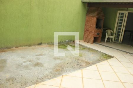 Casa à venda com 180m², 3 quartos e sem vagaQuintal/ Churrasqueira