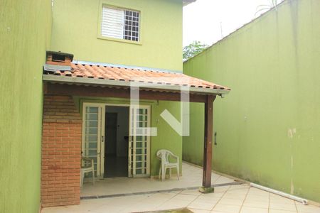 Casa à venda com 180m², 3 quartos e sem vagaQuintal/ Churrasqueira