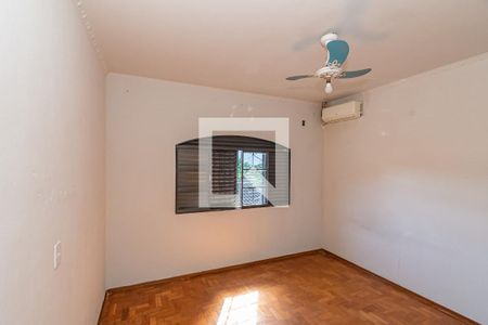 Casa à venda com 230m², 3 quartos e 4 vagas Casa à venda com 230m², 3 quartos e 4 vagasQuarto 2