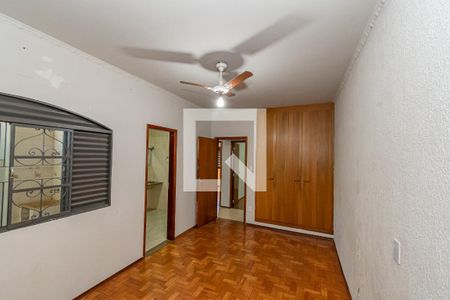 Casa à venda com 230m², 3 quartos e 4 vagas Casa à venda com 230m², 3 quartos e 4 vagasSuite