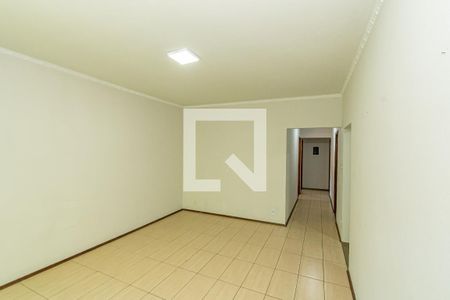Casa à venda com 230m², 3 quartos e 4 vagas Casa à venda com 230m², 3 quartos e 4 vagasSala de Jantar