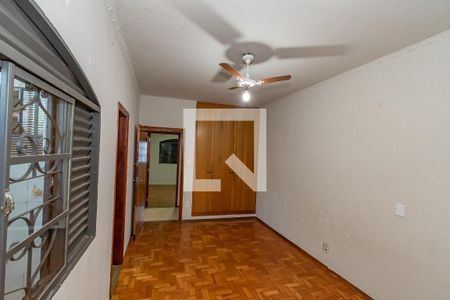 Casa à venda com 230m², 3 quartos e 4 vagas Casa à venda com 230m², 3 quartos e 4 vagasSuite