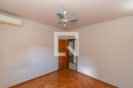 Casa à venda com 230m², 3 quartos e 4 vagas Casa à venda com 230m², 3 quartos e 4 vagasQuarto 2