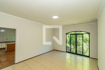 Casa à venda com 230m², 3 quartos e 4 vagas Casa à venda com 230m², 3 quartos e 4 vagasSala de Jantar