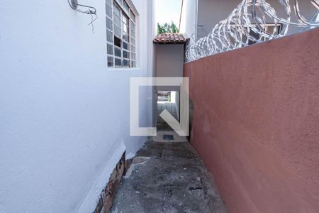 Casa à venda com 371m², 5 quartos e 8 vagas Casa à venda com 371m², 5 quartos e 8 vagasQuintal