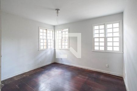 Casa à venda com 371m², 5 quartos e 8 vagas Casa à venda com 371m², 5 quartos e 8 vagasQuarto 1