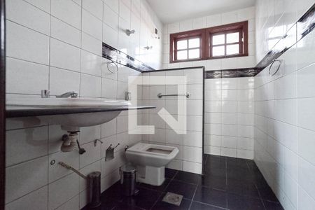 Casa à venda com 371m², 5 quartos e 8 vagas Casa à venda com 371m², 5 quartos e 8 vagasBanheiro social 2