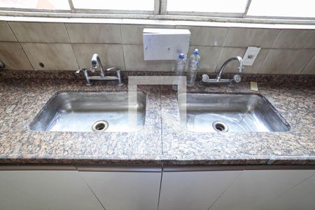 Casa à venda com 371m², 5 quartos e 8 vagas Casa à venda com 371m², 5 quartos e 8 vagasCozinha