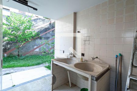 Casa à venda com 371m², 5 quartos e 8 vagas Casa à venda com 371m², 5 quartos e 8 vagasÁrea de serviço