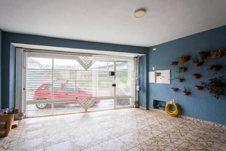 Casa à venda com 225m², 2 quartos e 2 vagas Casa à venda com 225m², 2 quartos e 2 vagasGaragem