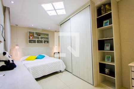 Casa à venda com 225m², 2 quartos e 2 vagas Casa à venda com 225m², 2 quartos e 2 vagasQuarto 2