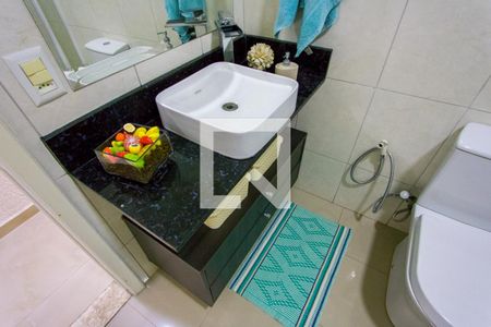 Casa à venda com 225m², 2 quartos e 2 vagas Casa à venda com 225m², 2 quartos e 2 vagasBanheiro social