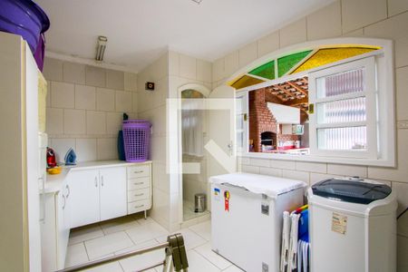 Casa à venda com 225m², 2 quartos e 2 vagas Casa à venda com 225m², 2 quartos e 2 vagasCozinha