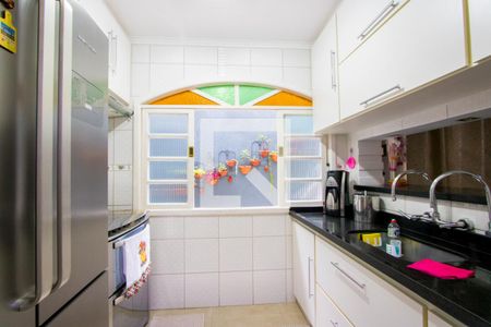 Casa à venda com 225m², 2 quartos e 2 vagas Casa à venda com 225m², 2 quartos e 2 vagasCozinha