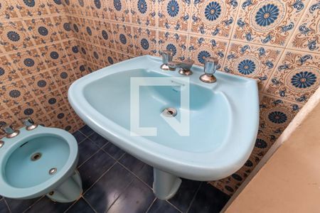 Casa à venda com 300m², 3 quartos e 2 vagasBanheiro 2