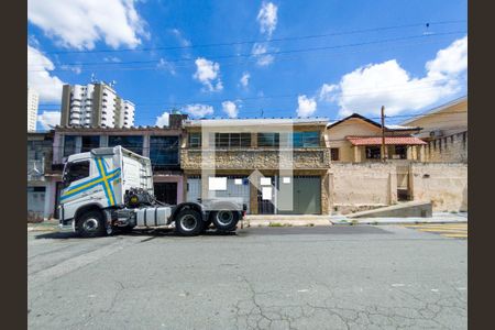 Casa à venda com 300m², 3 quartos e 2 vagasFachada