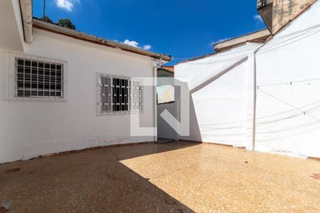 Casa à venda com 300m², 3 quartos e 2 vagasQuintal