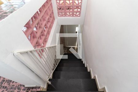 Casa à venda com 300m², 3 quartos e 2 vagasEscada para a Garagem