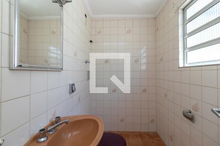 Casa à venda com 300m², 3 quartos e 2 vagasEdícula - Banheiro