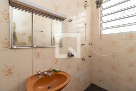 Casa à venda com 300m², 3 quartos e 2 vagasBanheiro 1